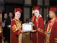 Program Kelas Shift Universitas Gresik Nomor Foto Home 4